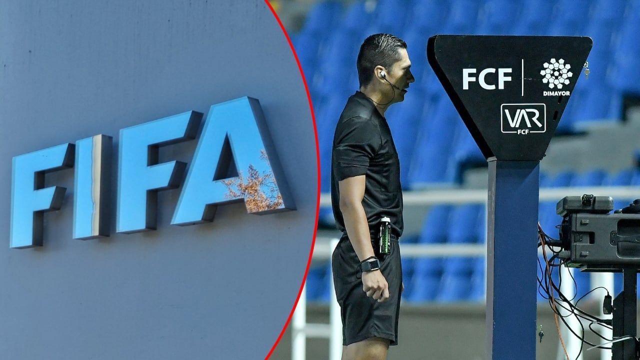 Logo de la FIFA / Árbitro en el FPC
