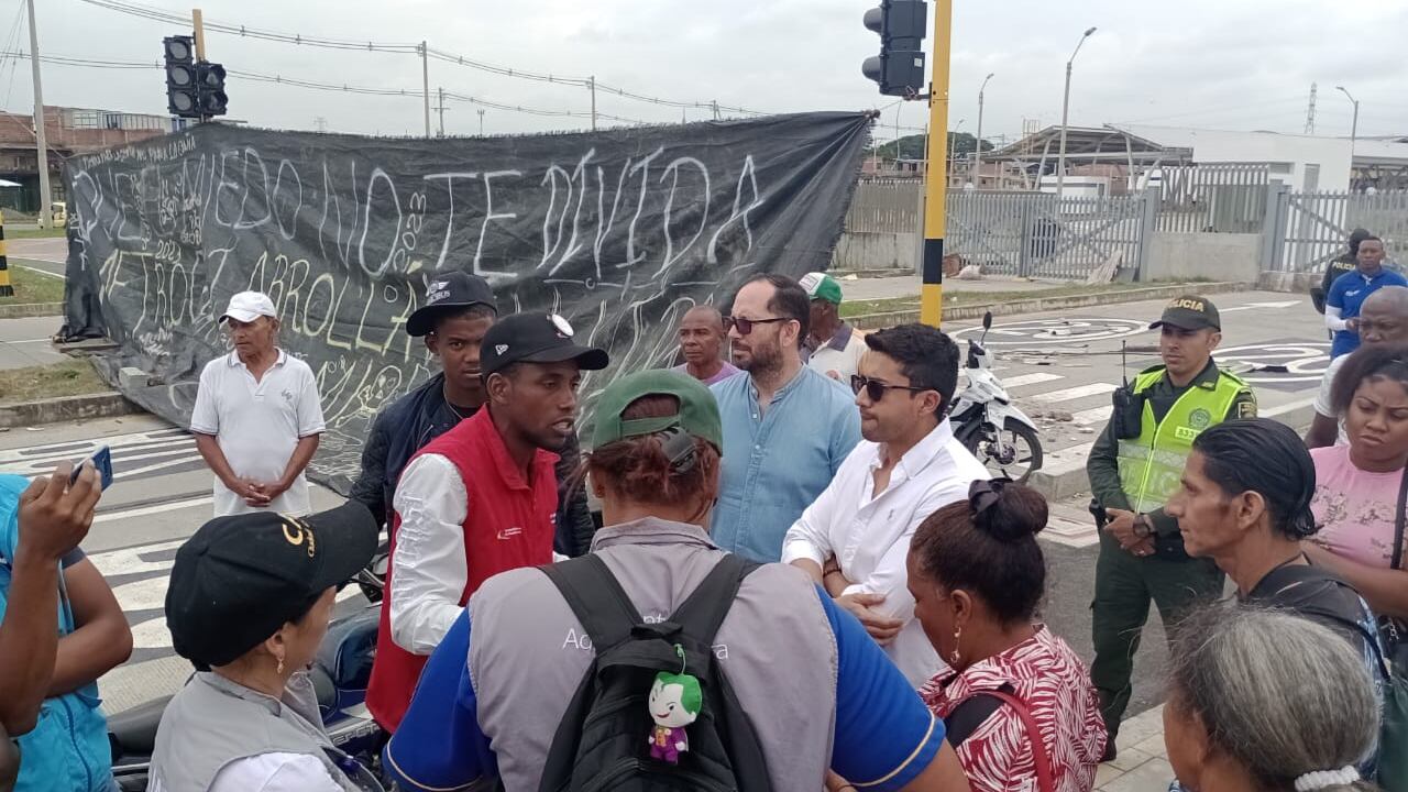 Los bloqueos impidieron la inauguración de la estación y la prestación del servicio.