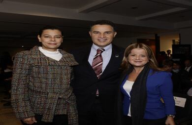 Claudia Márquez, Aníbal Gaviria y Elsa Noguera.
