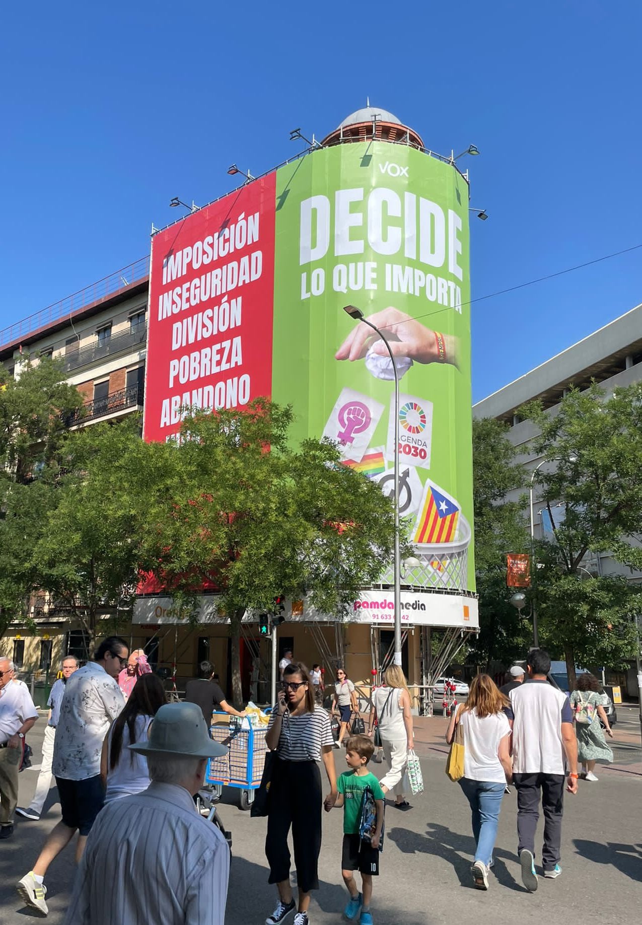 La 'lona de odio' del Vox.