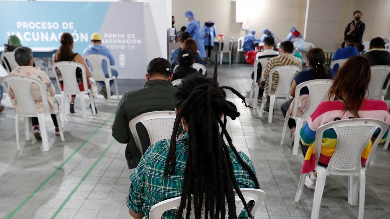 Algo similar pasaría en la población joven, entre 20 y 29 años, en la que el 60% ya tiene un esquema de vacunación completo. Foto: Guillermo Torres Reina