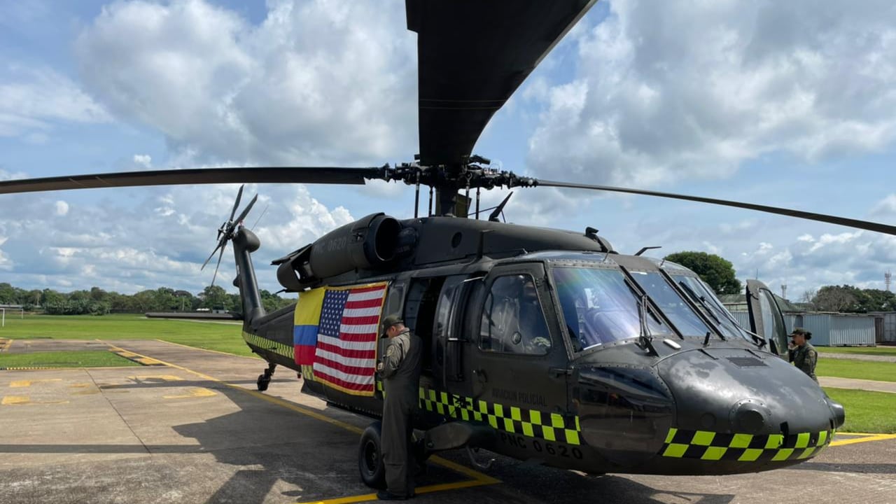 Presidente Petro recibirá siete helicópteros que donó EE.UU. a Colombia para la lucha exclusiva contra la deforestación