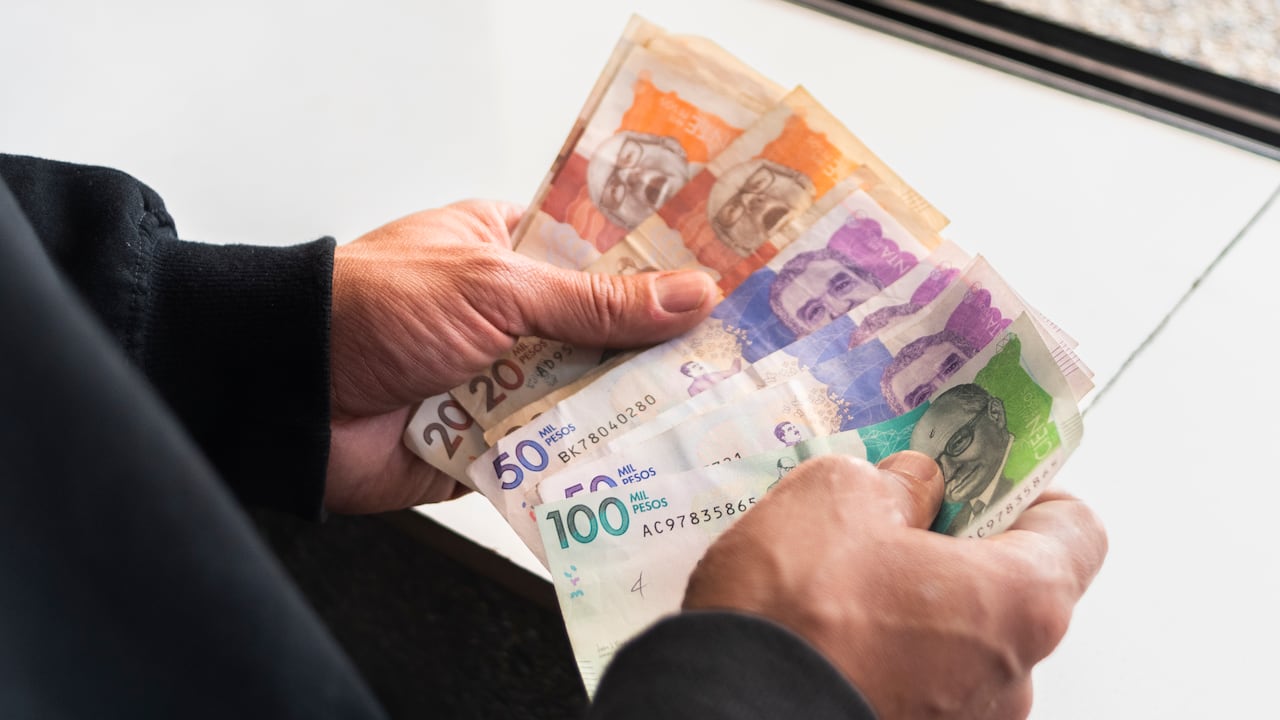 Pesos colombianos.