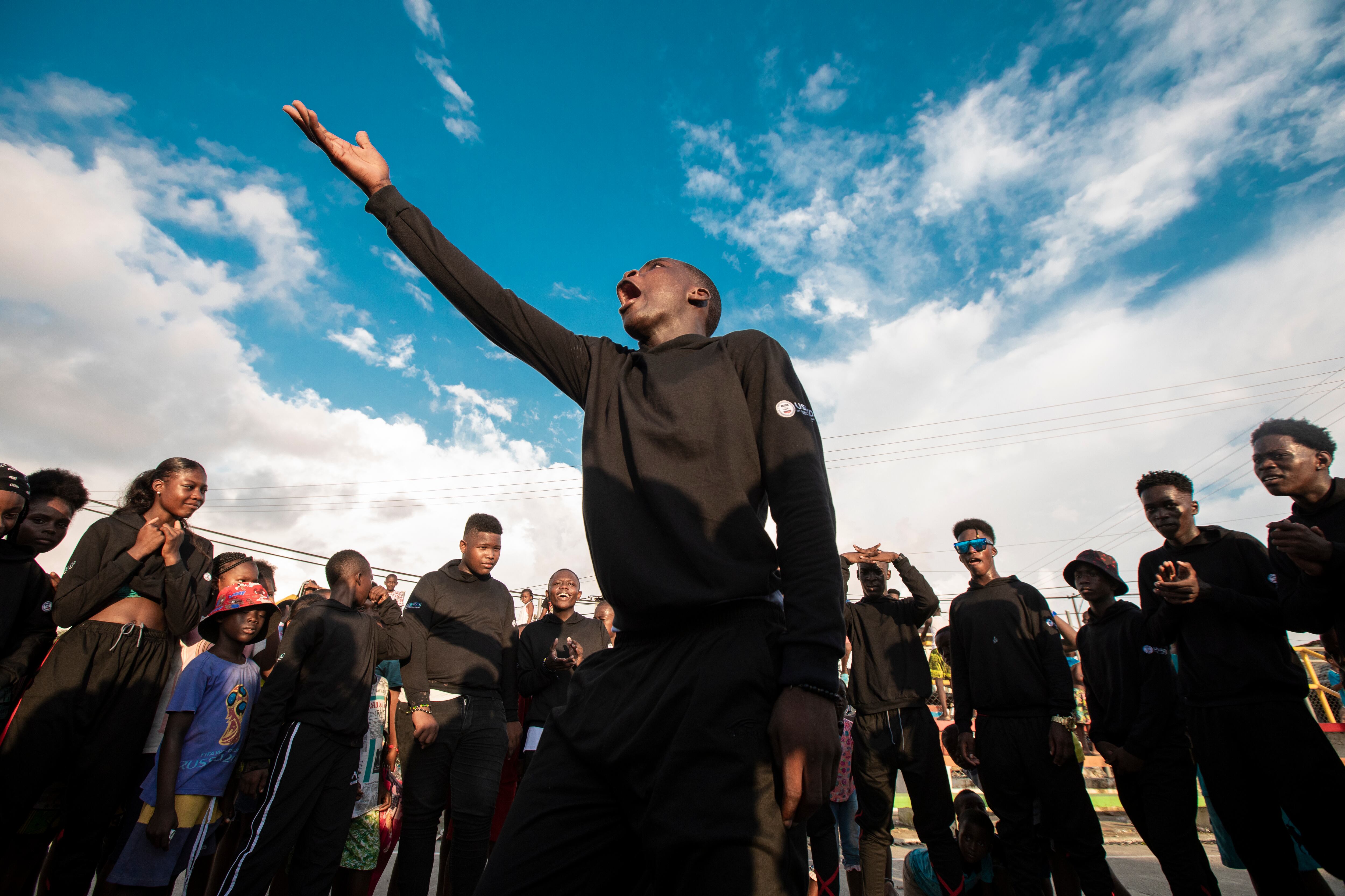 'A Menos que Bailemos', el cortometraje documental inspirado en el talento de los jóvenes de la agrupación de baile Black Boys Chocó  en Quibdó,  recibe el premio a mejor documental en la 69ª edición del Festival Internacional Oberhausen, uno de los festivales de cortometrajes más prestigiosos del mundo.