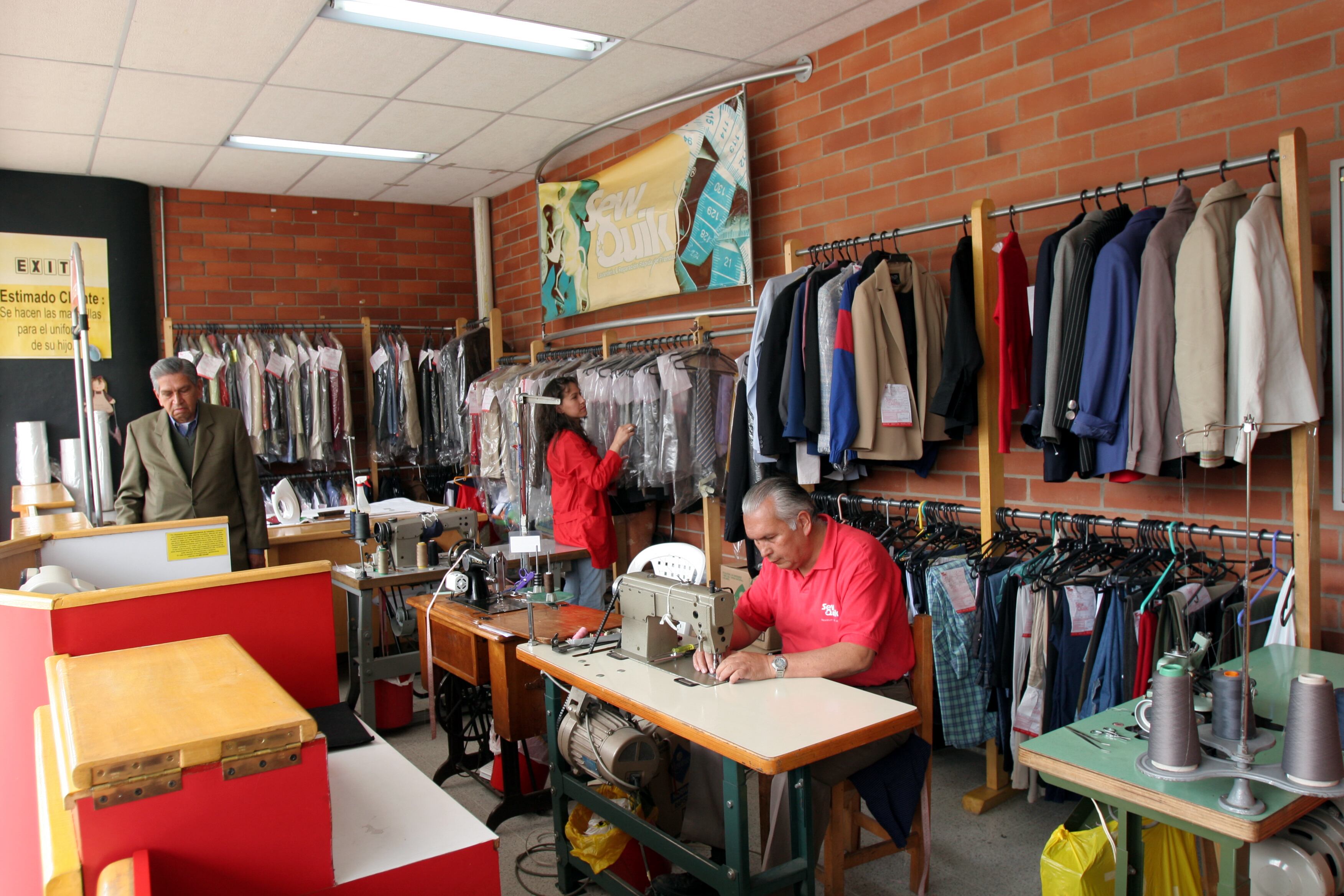 SEW QUIK
LAVANDERIA Y SASTRERIA
BOGOTA FEB 17 DEL 2005
FOTO LEON DARIO PELAEZ- SEMANA