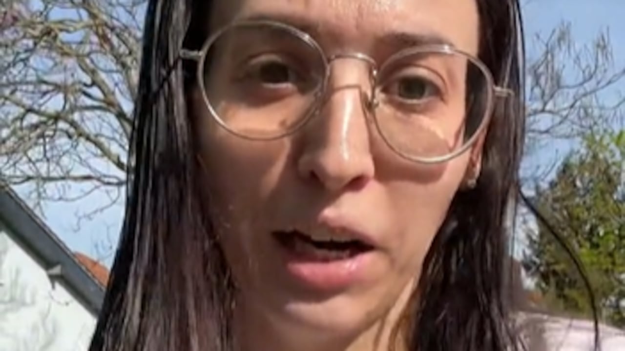 'Tiktoker' muestra las cosas que arrojan en Alemania