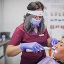 Se debe consultar al odontólogo mínimo dos veces al año.