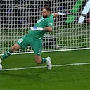 Gianluigi Donnarumma salvó un garrafal error de Italia
