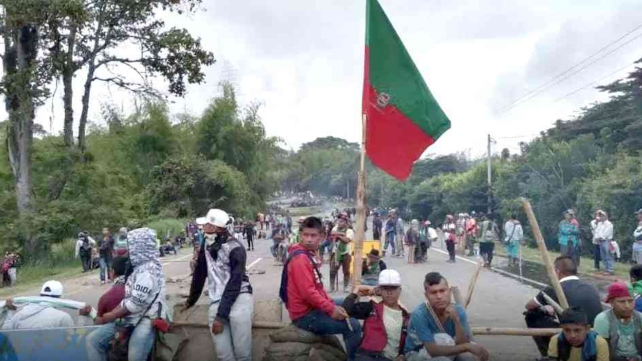 Más allá de las protestas y los bloqueos de la vía Panamericana, hay en juego un presupuesto de 3.6 billones de pesos acordado en gobiernos anteriores y que nadie discute se merecen esas comunidades afectadas por el conflicto.