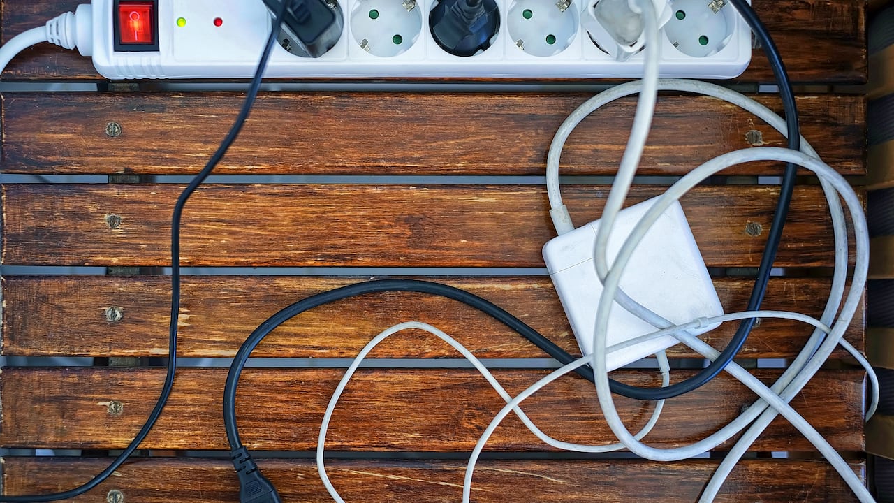 Las regletas eléctricas también son conocidas como extensiones o alargadores.