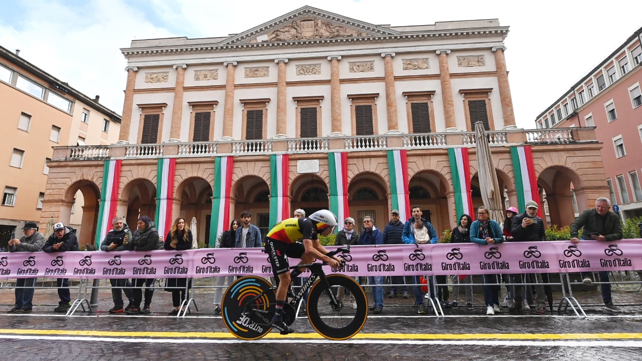 Remco Evenepoel ganó en la etapa 9 del Giro de Italia 2023.