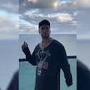 El cantante está retirando el tatuaje que se hizo en honor a Karol G. -Foto: captura de pantalla tomada de Instagram @anuel