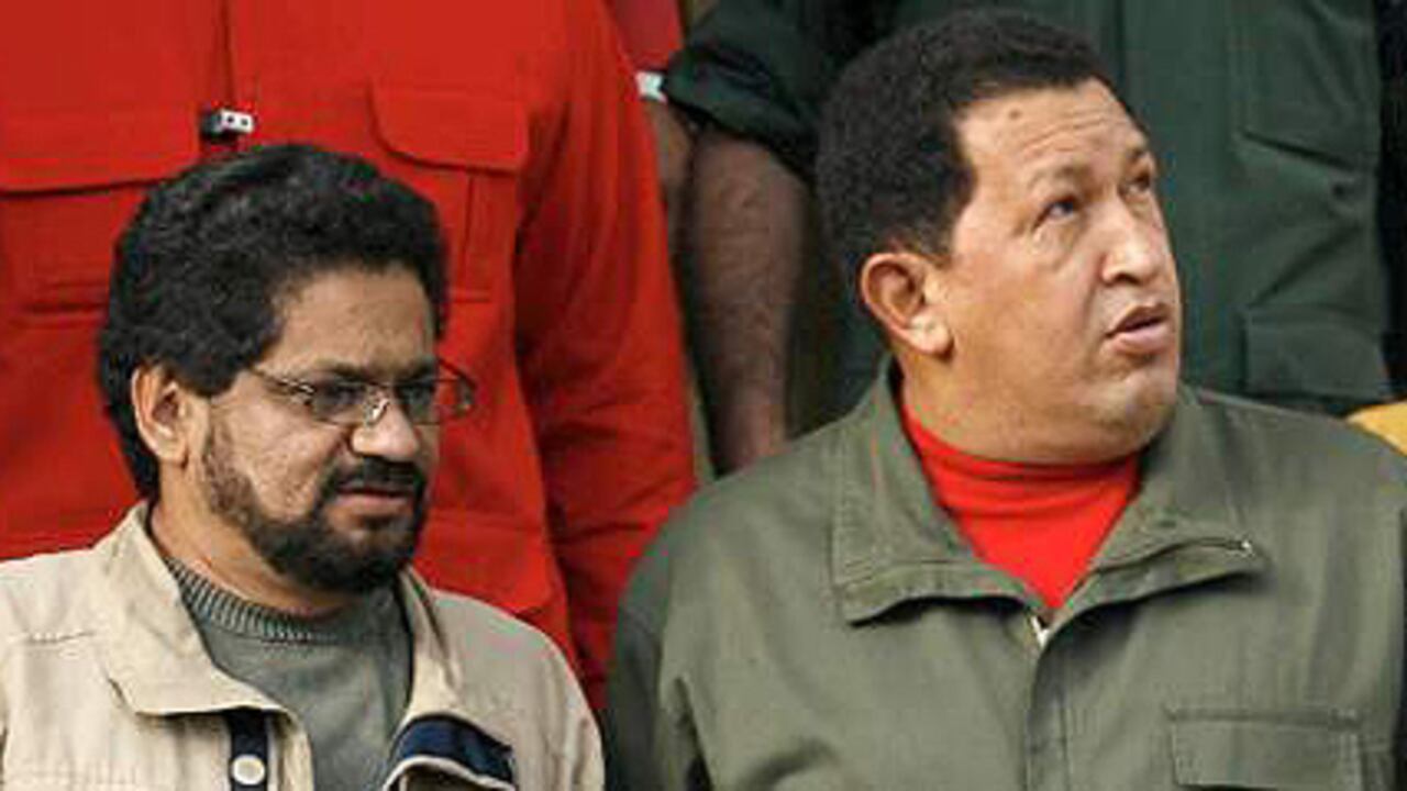 Hugo Chávez e Iván Marquéz en el 2008.