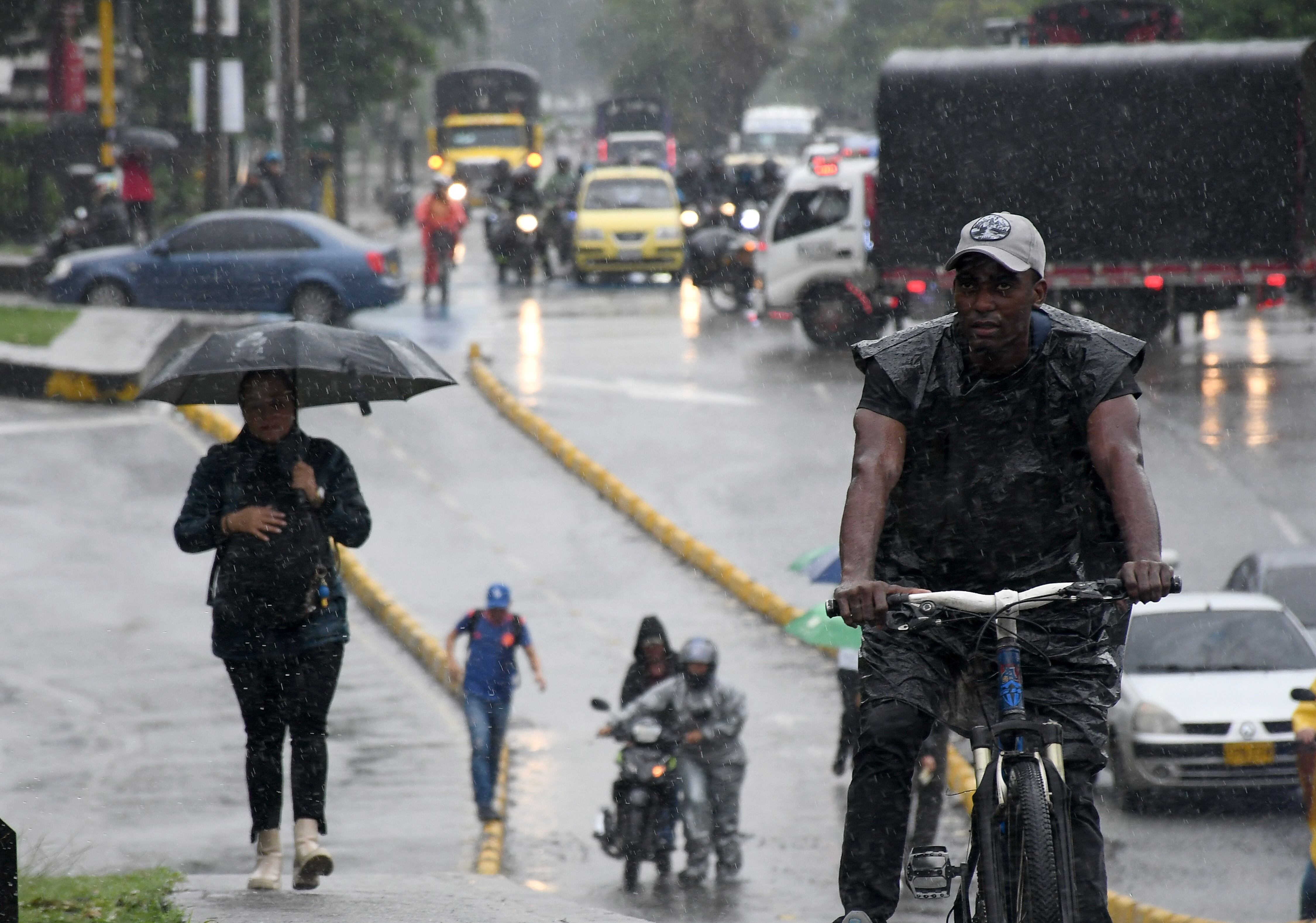 Cali: Se intensifica la ola invernal en la ciudad. foto José L Guzmán. EL País.