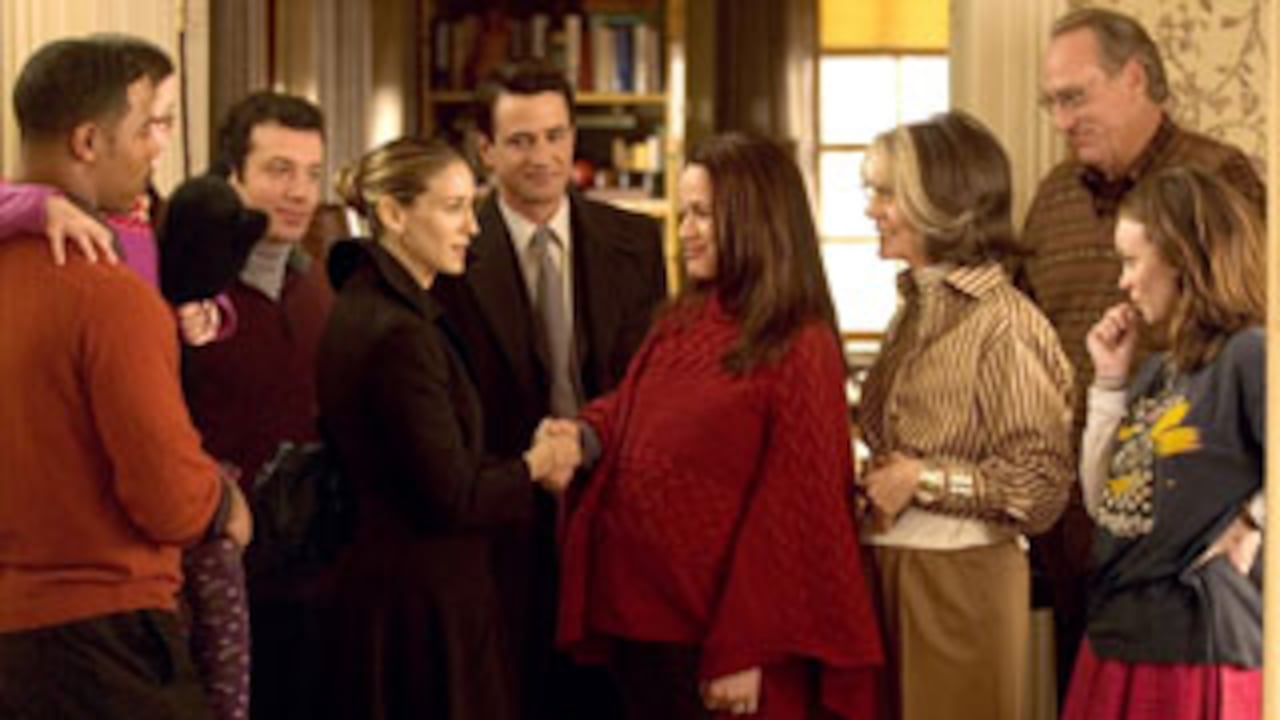 La conservadora Meredith Morton (Sarah Jessica Parker) sufrirá mil tropiezos cuando se presente a la liberal familia de su novio en plena época navideña.