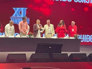 En medio de una gran controversia de sectores que se oponían, el expresidente César Gaviria fue reelegido con 582 votos para un nuevo periodo como director nacional del Partido Liberal.