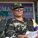 Néstor Gregorio Vera Fernández alias Iván Mordisco habla durante el anuncio del Estado Mayor Central (EMC) de las FARC de iniciar conversaciones de paz con el gobierno colombiano durante una asamblea en Yari, Colombia, el 16 de abril de 2023. (Foto de: Sebastian Marmolejo/Long Visual Prensa/Universal Images Group vía Getty Images)
