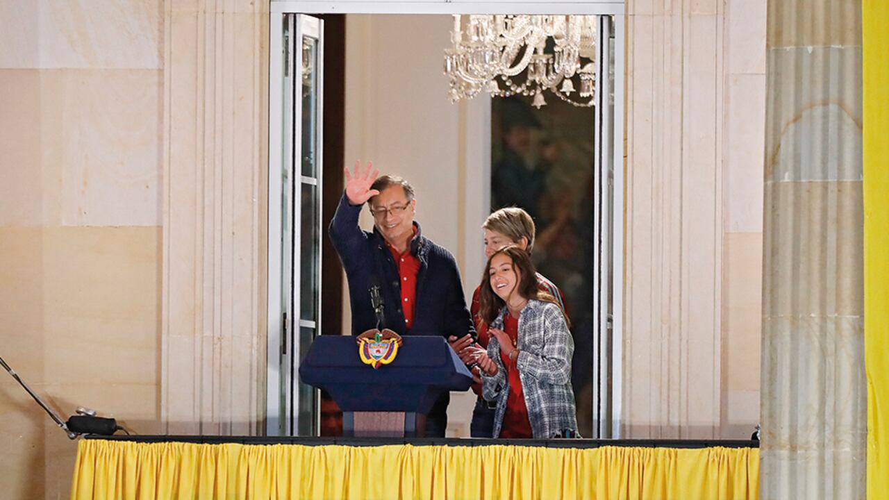 Gustavo Petro en su primer discurso en el balcón de la Casa de Nariño.