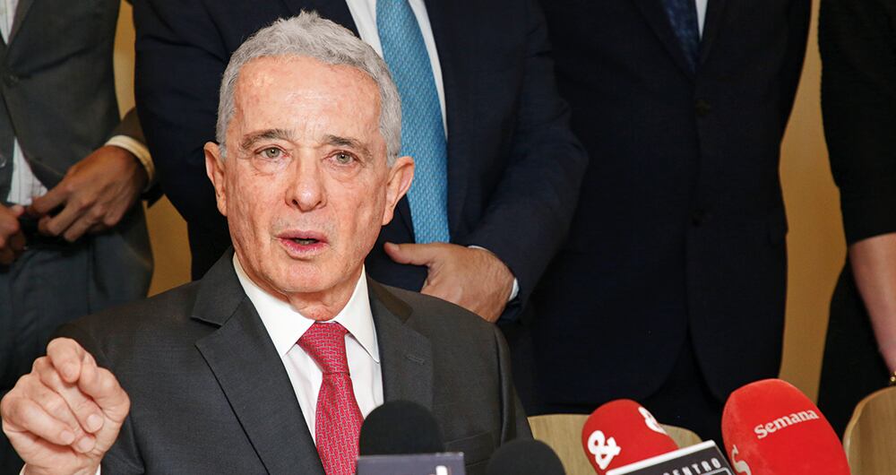 Álvaro Uribe Expresidente de la república