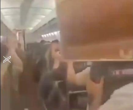 Momento de accidente avión en Irán