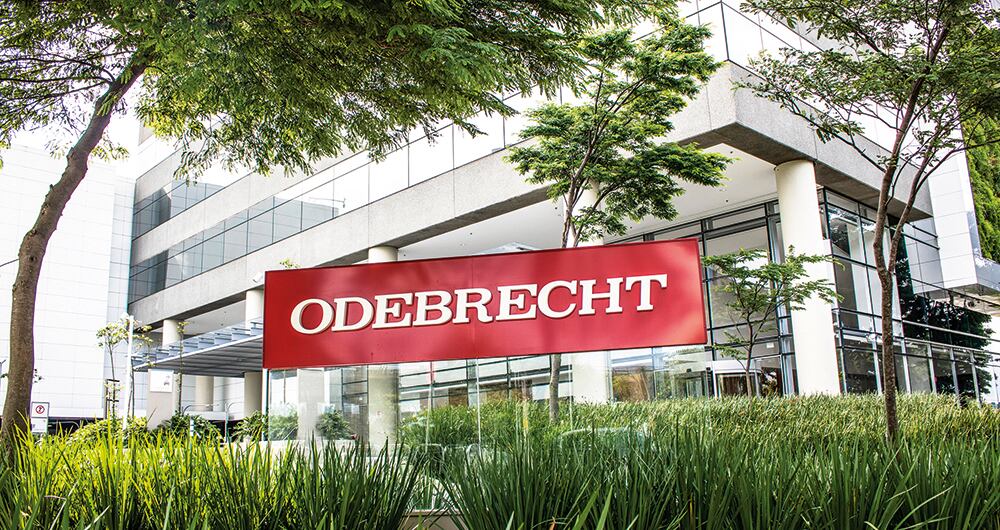 En el escándalo de Odebrecht, el procurador Carrillo tomó decisiones, pero sus críticos afirman que hubo lentitud y eso impidió avanzar en varias investigaciones disciplinarias. 