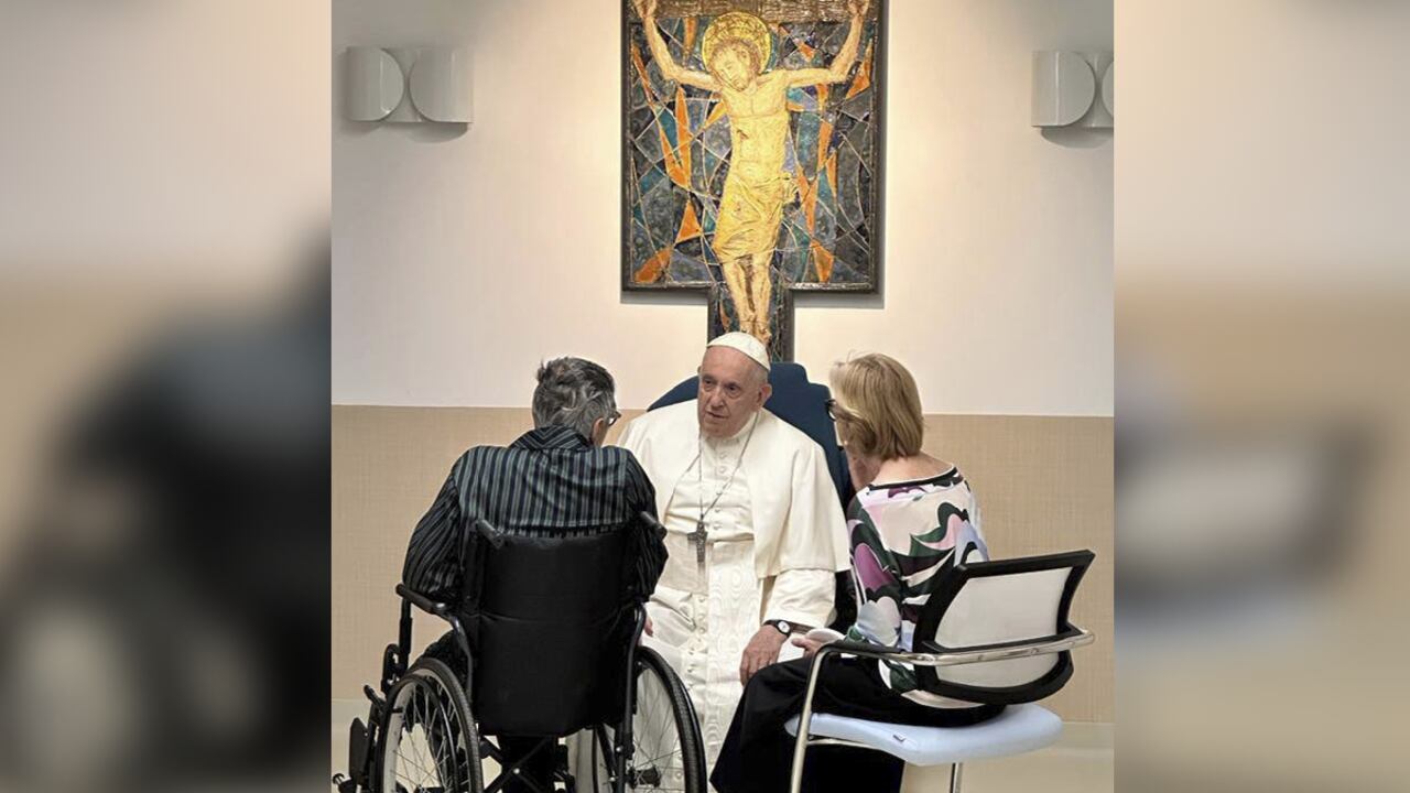Avanza la recuperación del papa Francisco