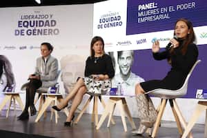 María Juliana Pérez, vicepresidenta ejecutiva del Banco Agrario; Sonia Salazar, vicepresidenta de Recursos Humanos de Vanti; y Sandra Quitián, vicepresidenta de Valor Humano de WOM Colombia.