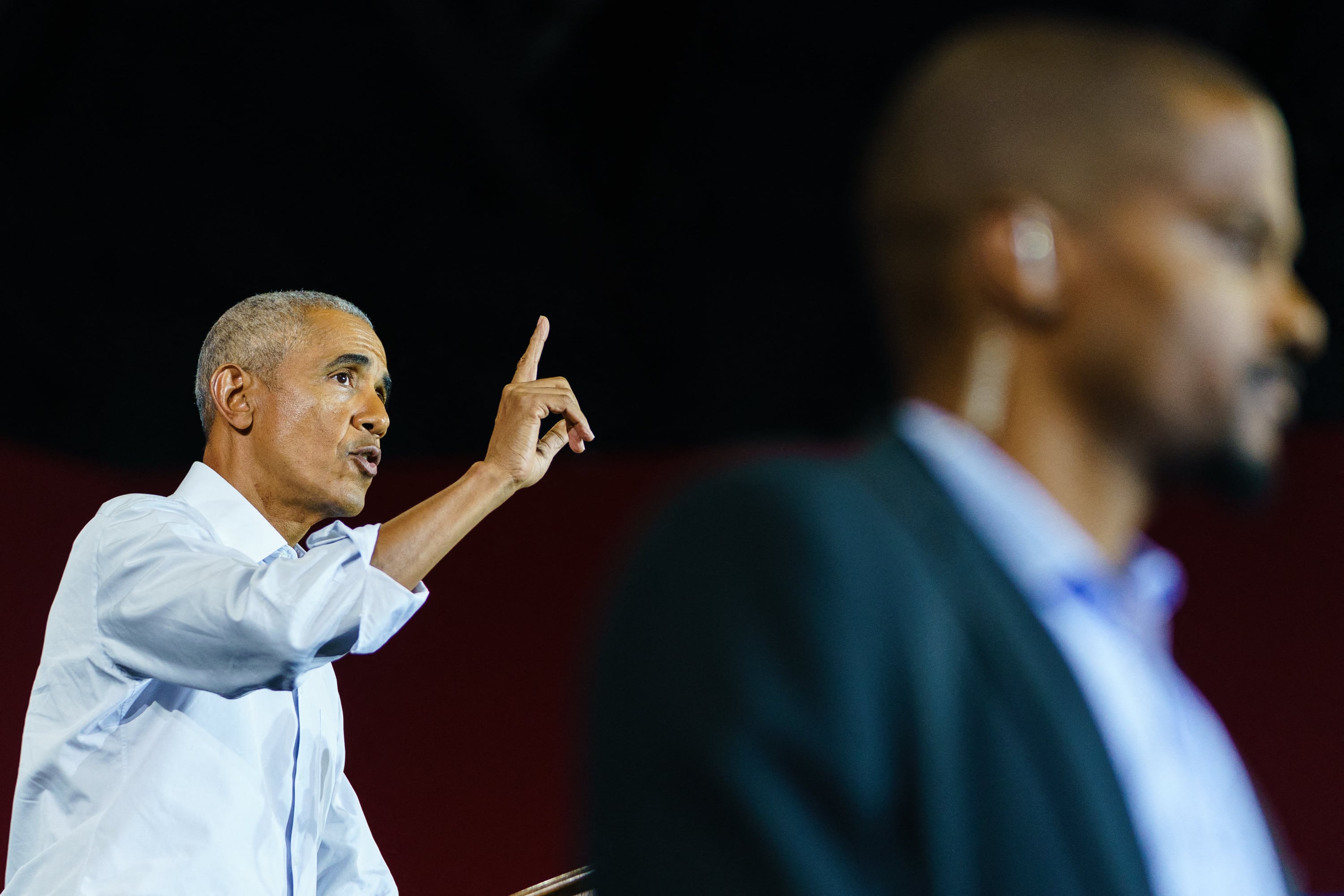 El expresidente Barack Obama habla en un evento de campaña para los demócratas de Georgia el 28 de octubre de 2022 en College Park, Georgia. Obama está en Georgia en apoyo de los candidatos demócratas, alentando a los votantes a asistir. Elijah Nouvelage/Getty Images/AFP (Foto de Elijah Nouvelage/GETTY IMAGES NORTH AMERICA/Getty Images vía AFP)