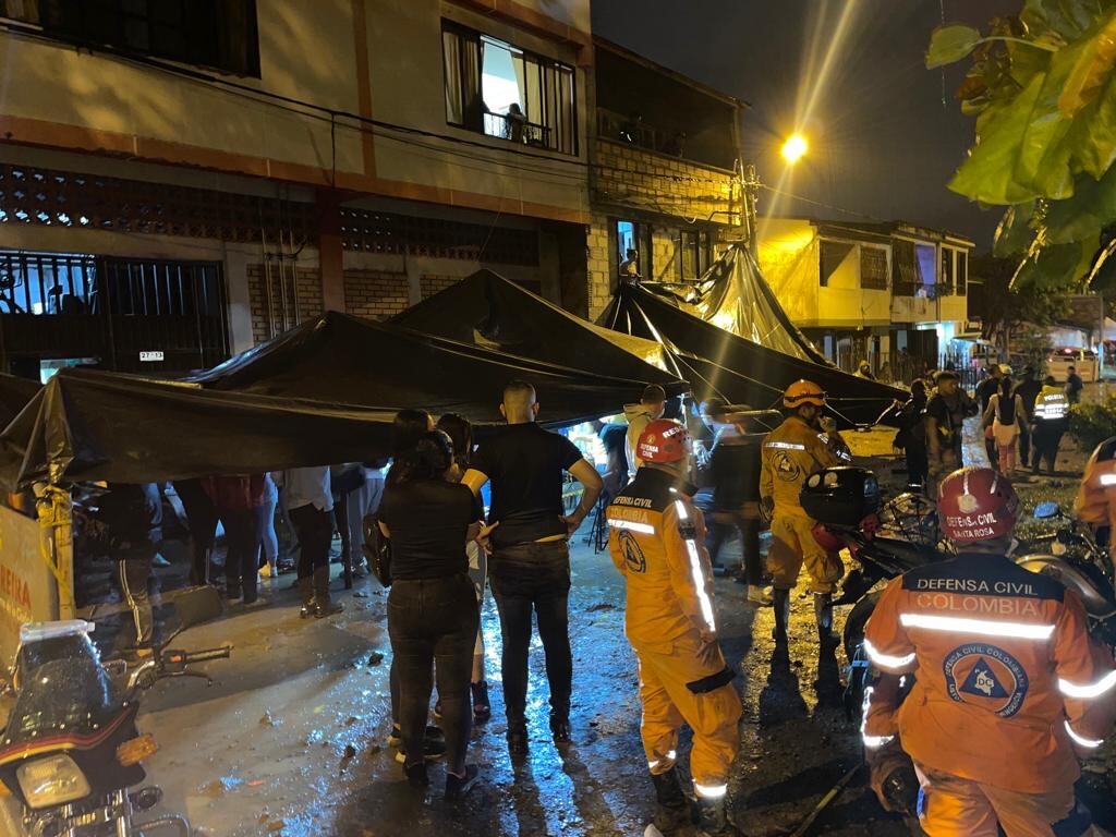 Mecanismos de socorro atienden la tragedia en Pereira.