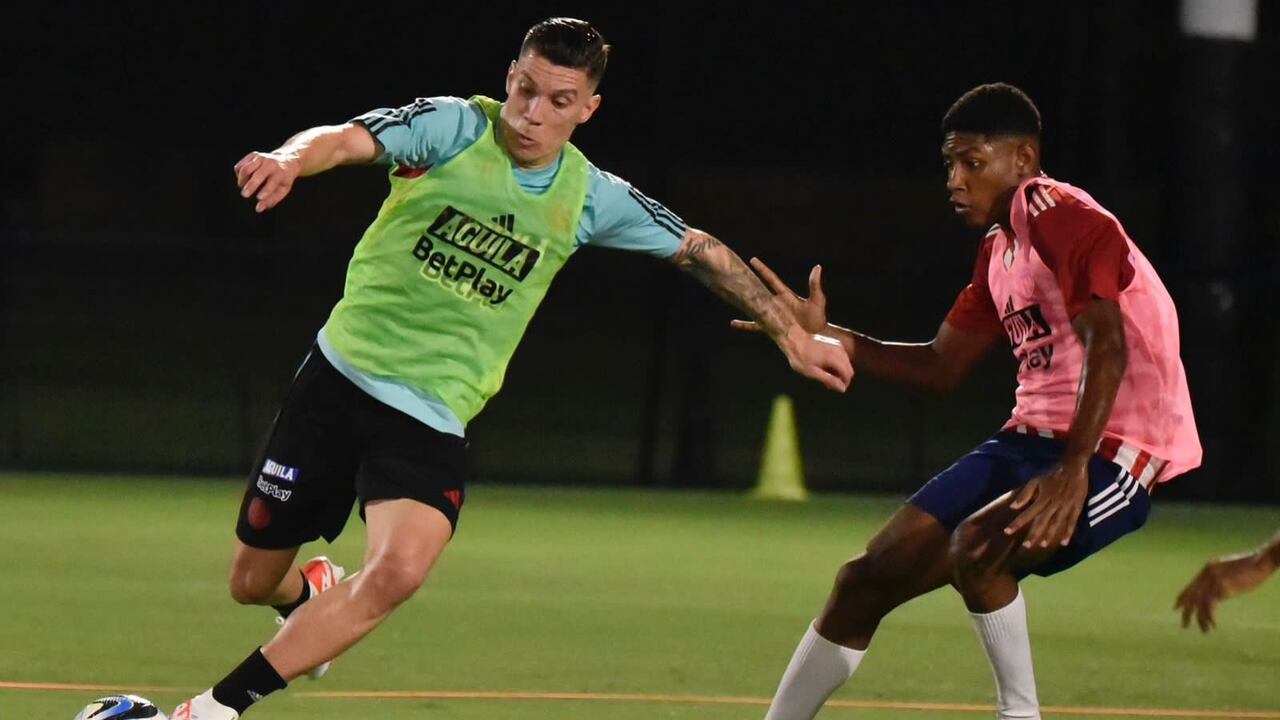 Matheus Uribe en la primera práctica de la Selección Colombia.
