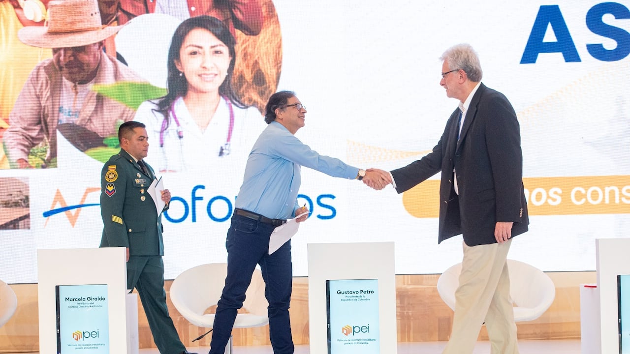 Presidente Gustavo Petro en el Congreso de Asofondos.