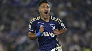 Radamel Falcao García celebra su primer gol con Millonarios en el estadio Nemesio Camacho El Campín de Bogotá.
