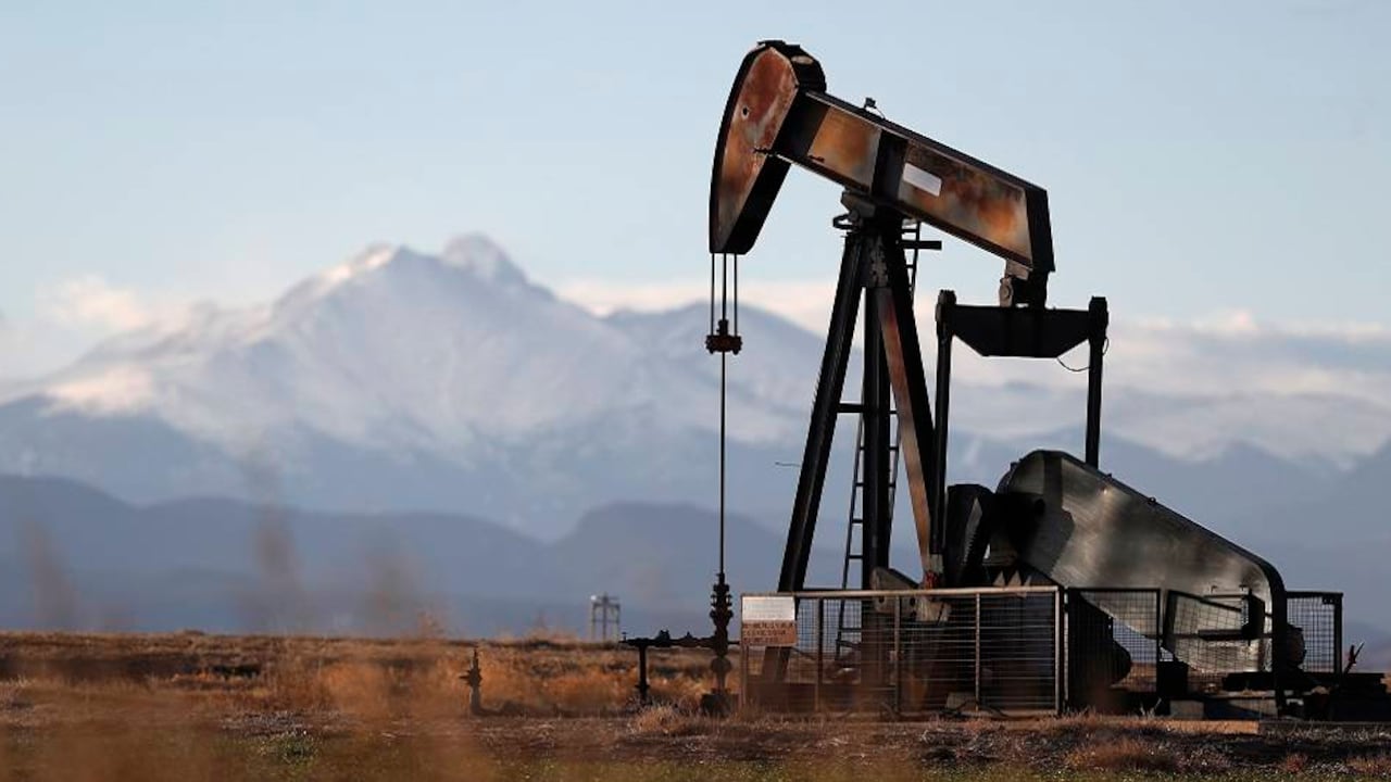 Autoridades de Estados Unidos y sus aliados evalúan prohibir las importaciones energéticas desde Rusia.