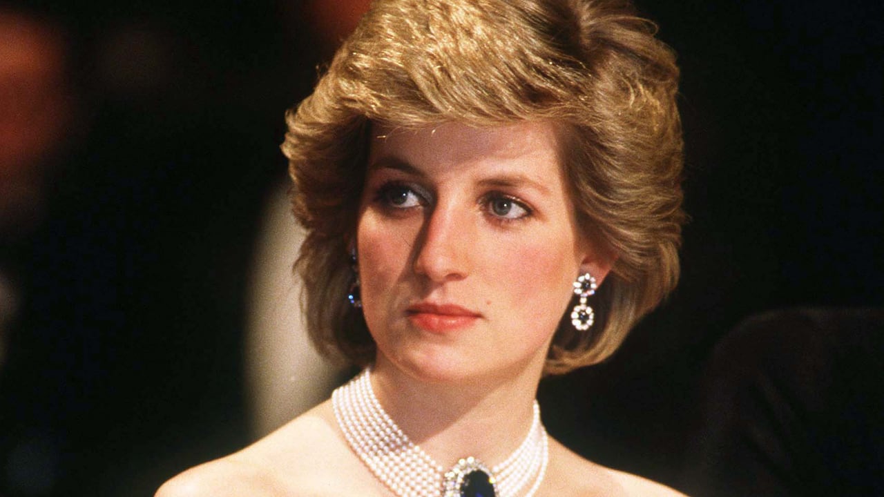 Dos meses antes de morir, Diana subastó 79 de sus vestidos más icónicos. Todas las ganancias fueron destinadas a investigaciones relacionadas con el VIH y el cáncer. Foto Getty
