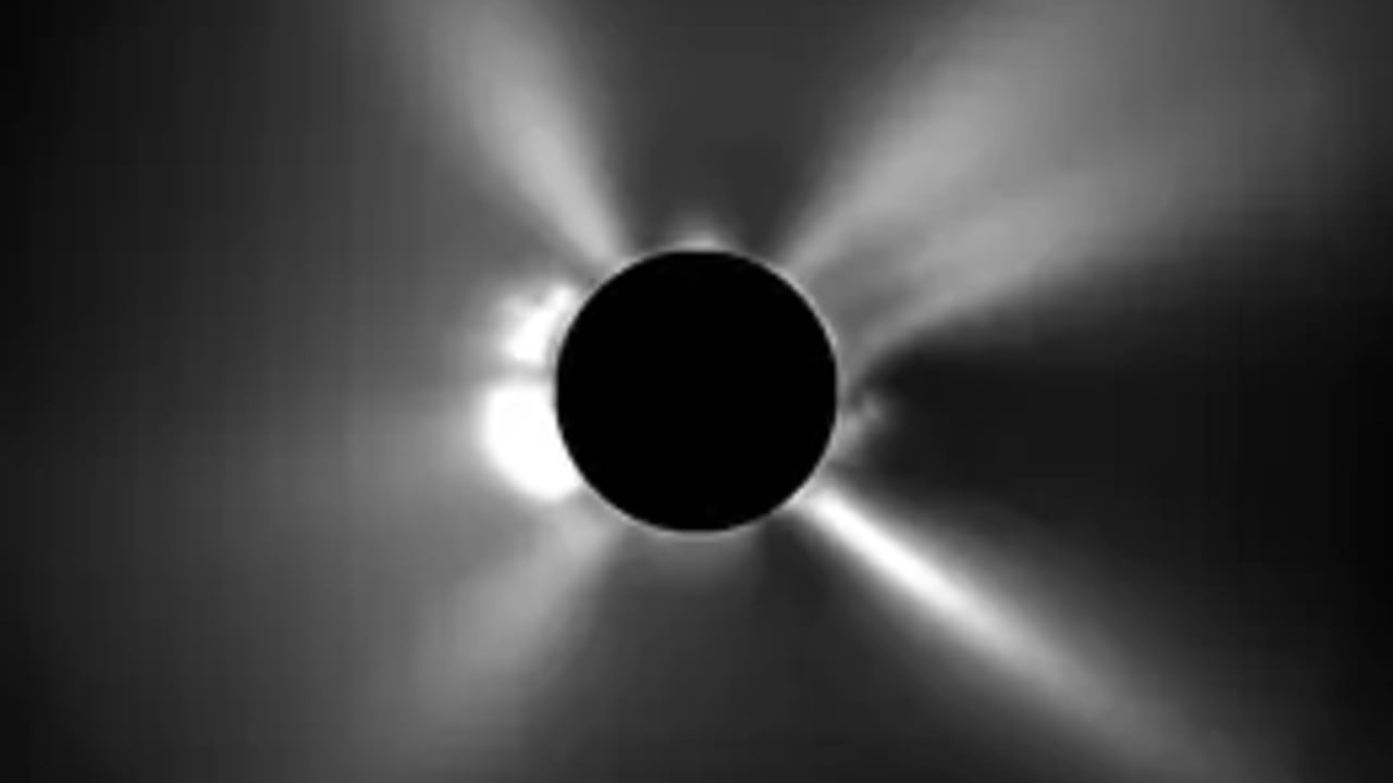 Simulación coronal de luz blanca sintética.