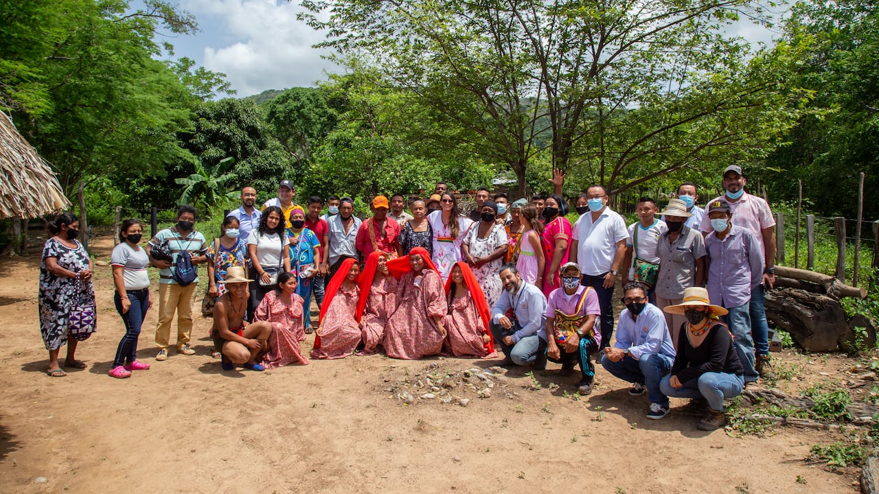 ISA INTERCOLOMBIA no se ciñe a las etapas protocolarias de la consulta previa sino que busca, desde antes, crear lazos de confianza y diálogo con las comunidades.