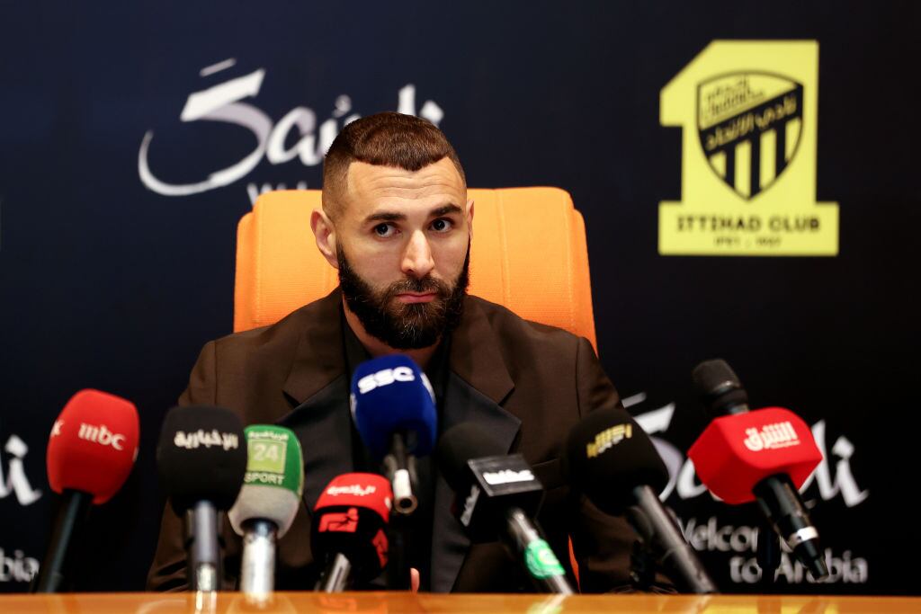 Karim Benzema en rueda de prensa durante su presentación en el Al-Ittihad.