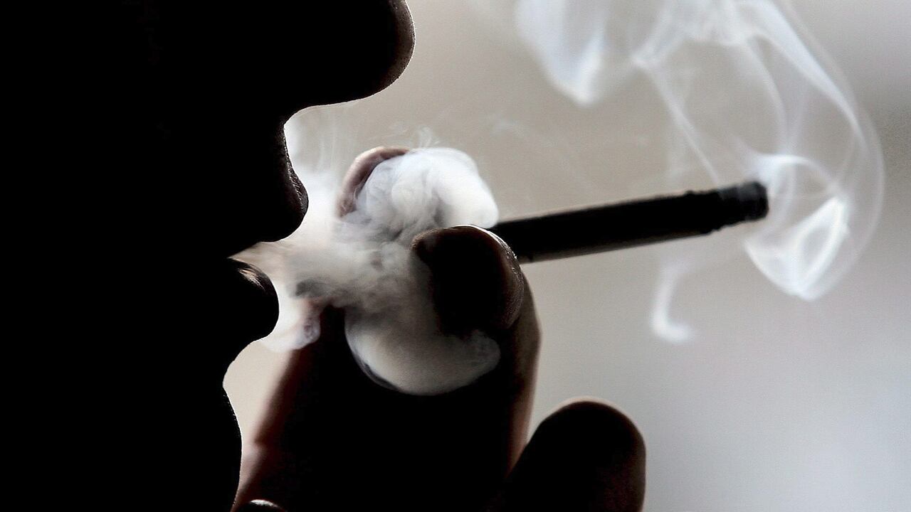 60 % de los problemas y accidentes cerebrovasculares en Colombia tienen entre sus antecedentes el humo del cigarrillo.