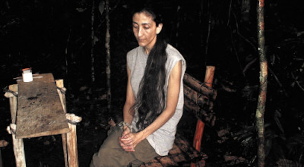 Ingrid Betancourt durante su secuestro. Fotografía tomada por un guerrillero en 2007