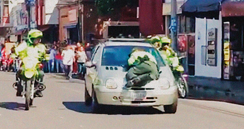  Los ataques contra las autoridades han sido tan fuertes como el atropellamiento de agentes de tránsito.