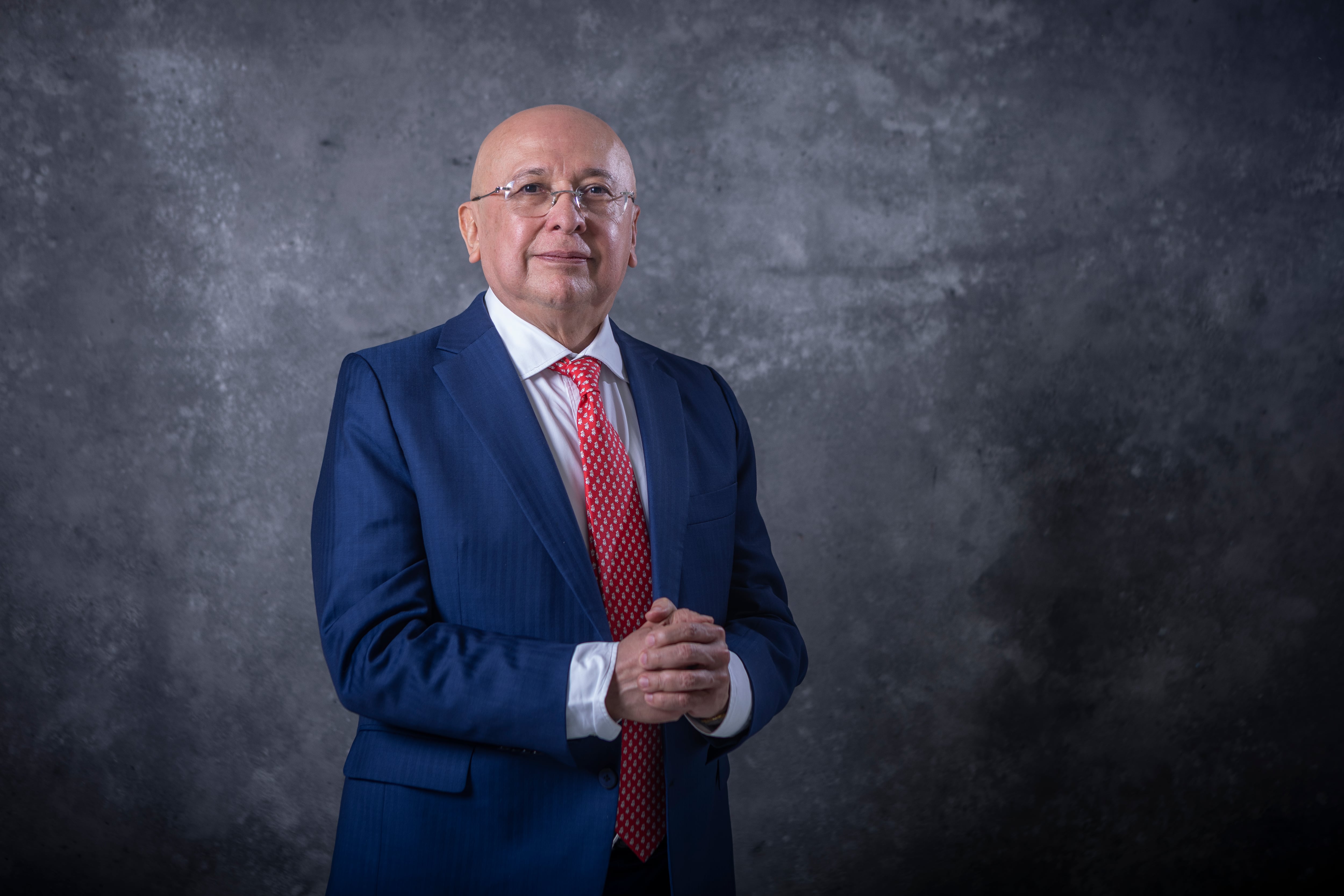 Luis Eduardo Montealegre
Ministro de justicia de Colombia