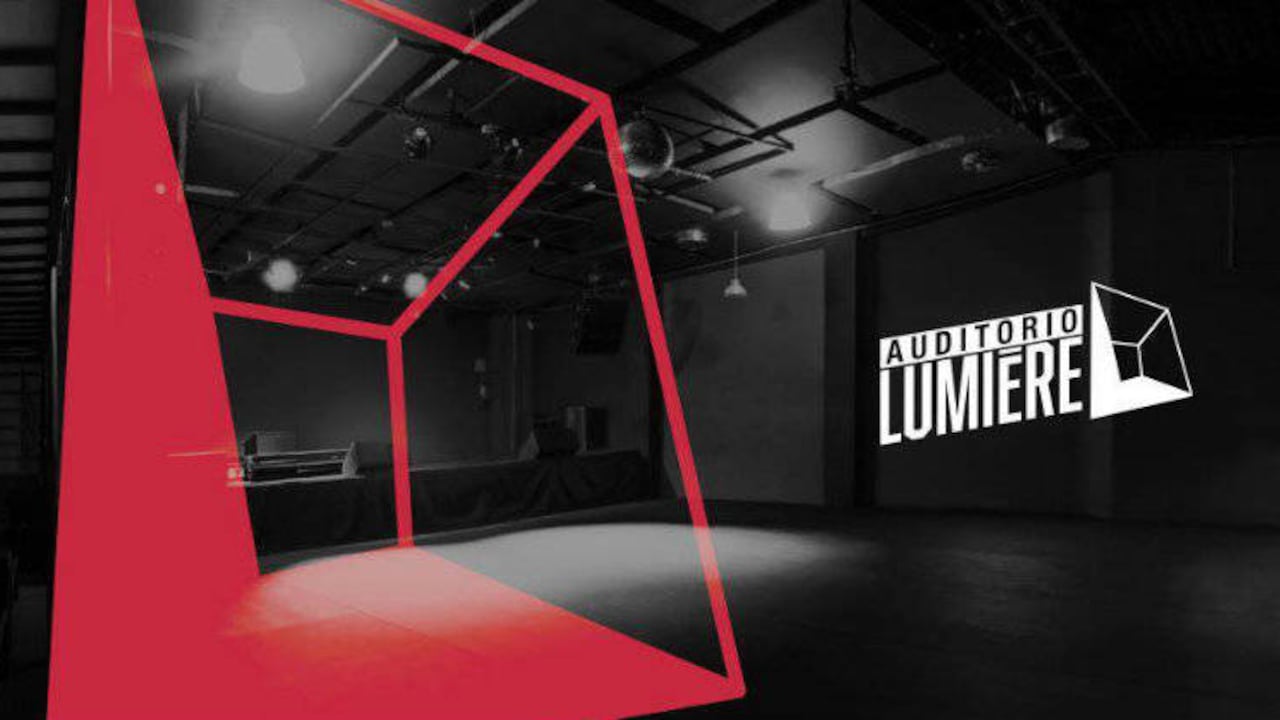 El pasado 3 de noviembre, Javier Bulla, gerente del Auditorio Lumiere, anunció que el establecimiento cerraría sus puertas definitivamente.