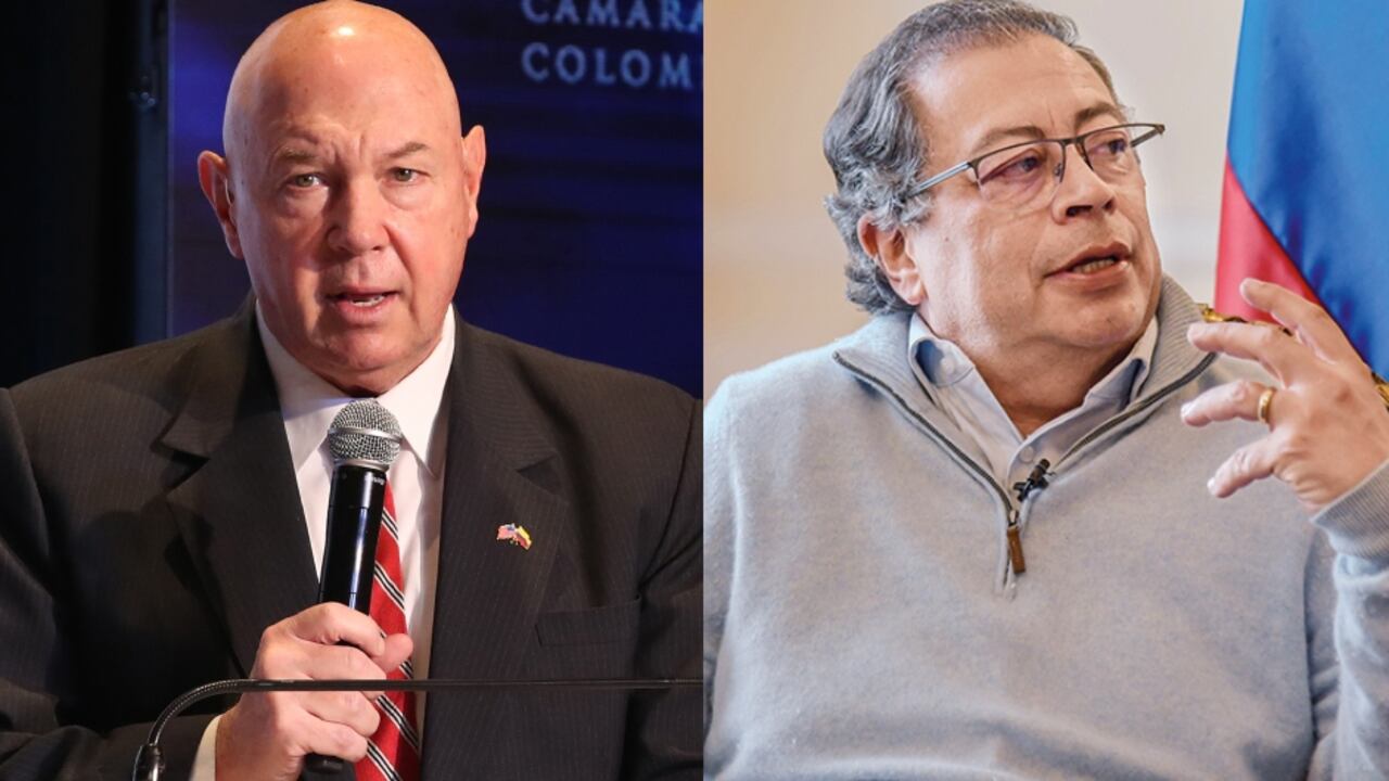 John McNamara y Gustavo Petro.