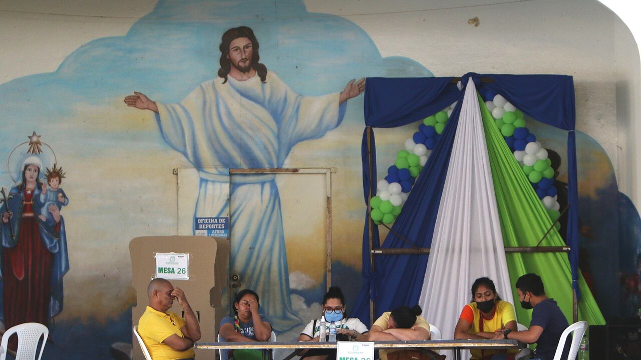 Votaciones Barranquilla voto elecciones gente urnas