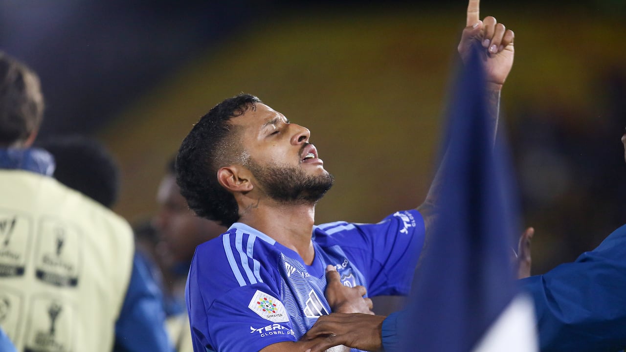 Nicolás Arévalo celebrando un gol contra Junior en El Campín.