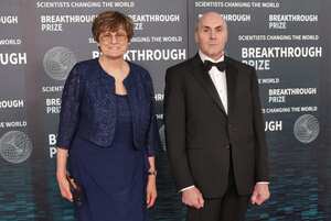 2023 Premio Nobel en Fisiología o Medicina se anunció en el Karolinska Instituto en Estocolmo en octubre 2, 2023 para la bioquímica húngara Katalin Karikó y el investigador estadounidense Drew Weissman