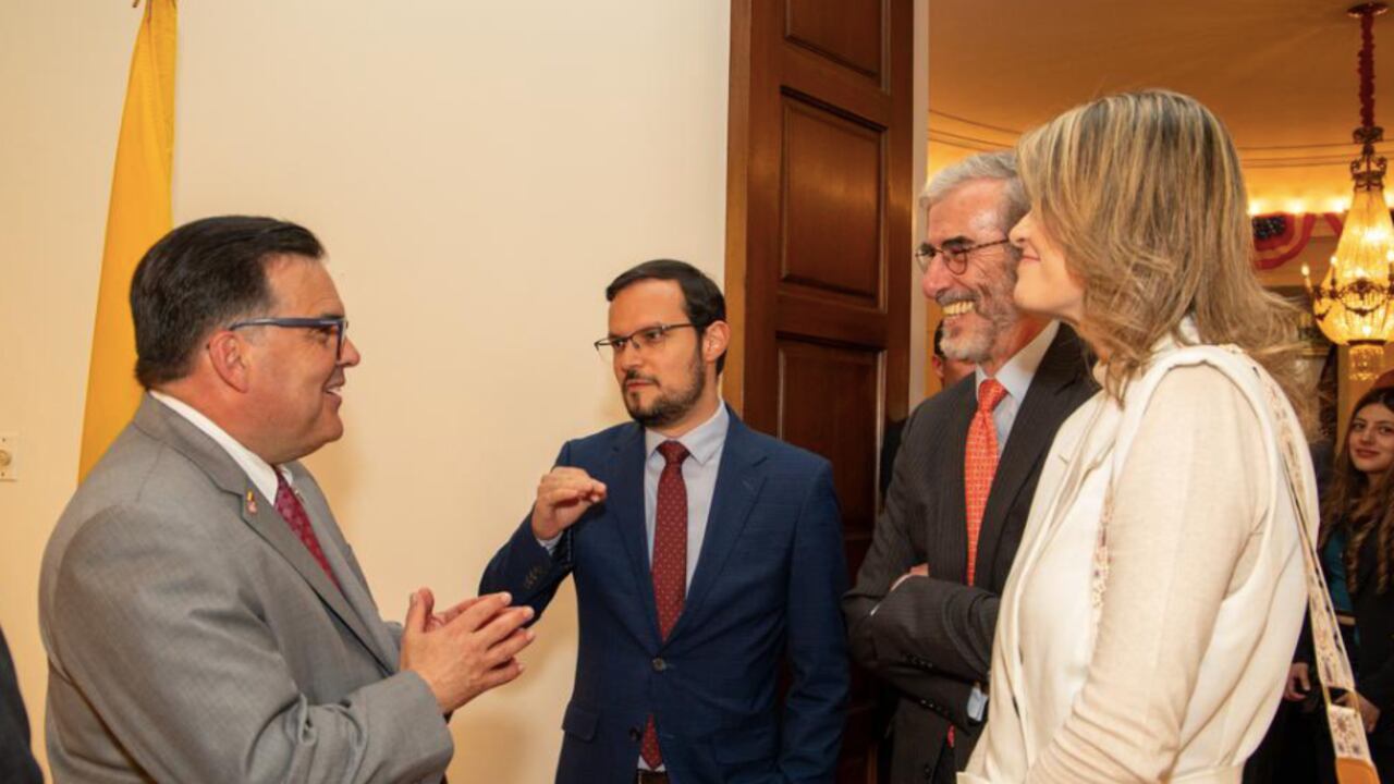 Momentos de la celebración de la Independencia de los Estados Unidos en Bogotá.