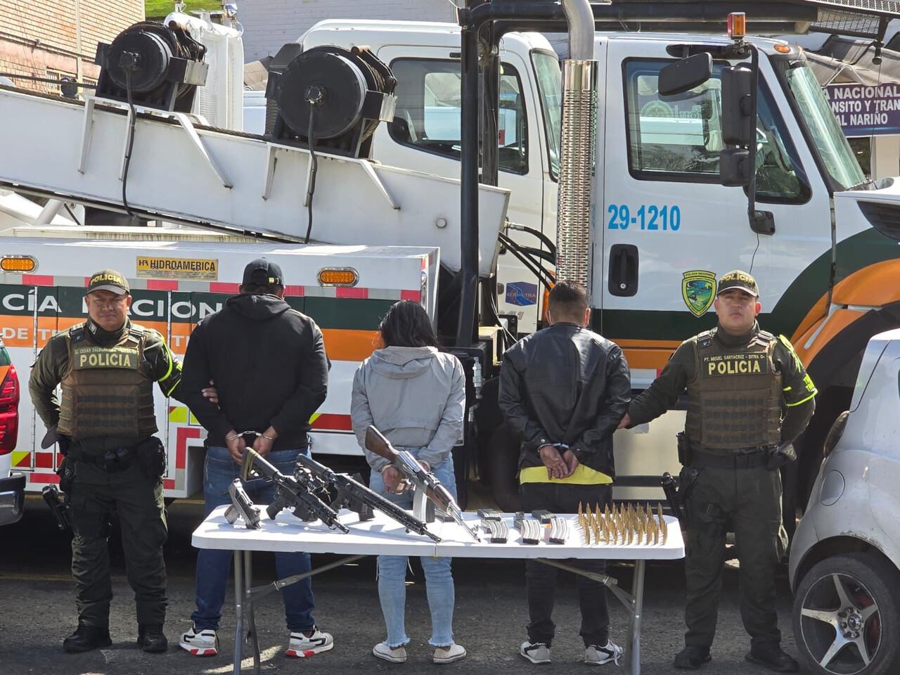 Capturados por transporte de armas ilegales, de los tres capturados, dos son pareja y llevaban a su hijo de tres años.