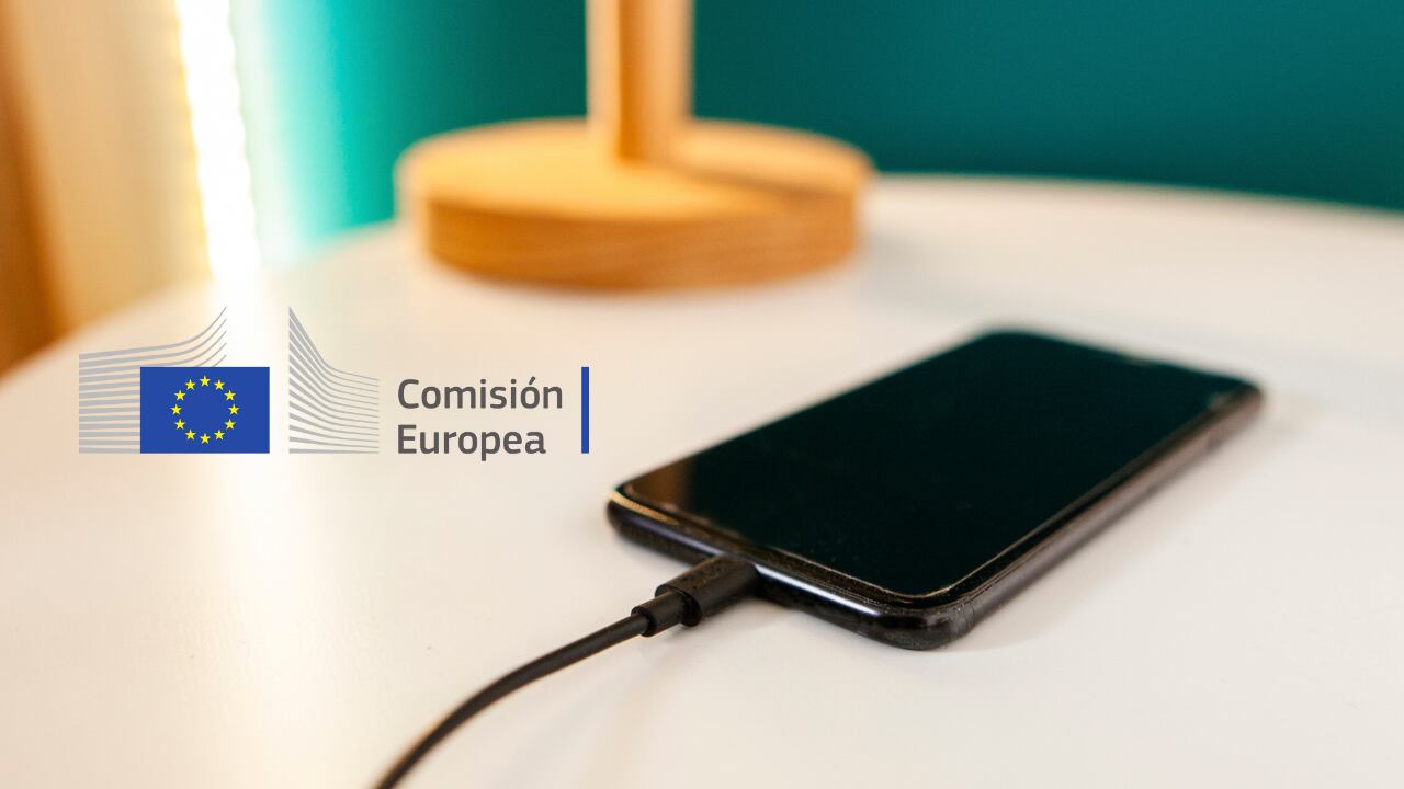 La UE promoverá el uso de un cargador común, eliminando la necesidad de múltiples cables.