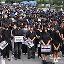 Profesores surcoreanos salen a la calle para exigir medidas de prevención de suicidios entre los docentes. (Photo by Jung Yeon-je / AFP)